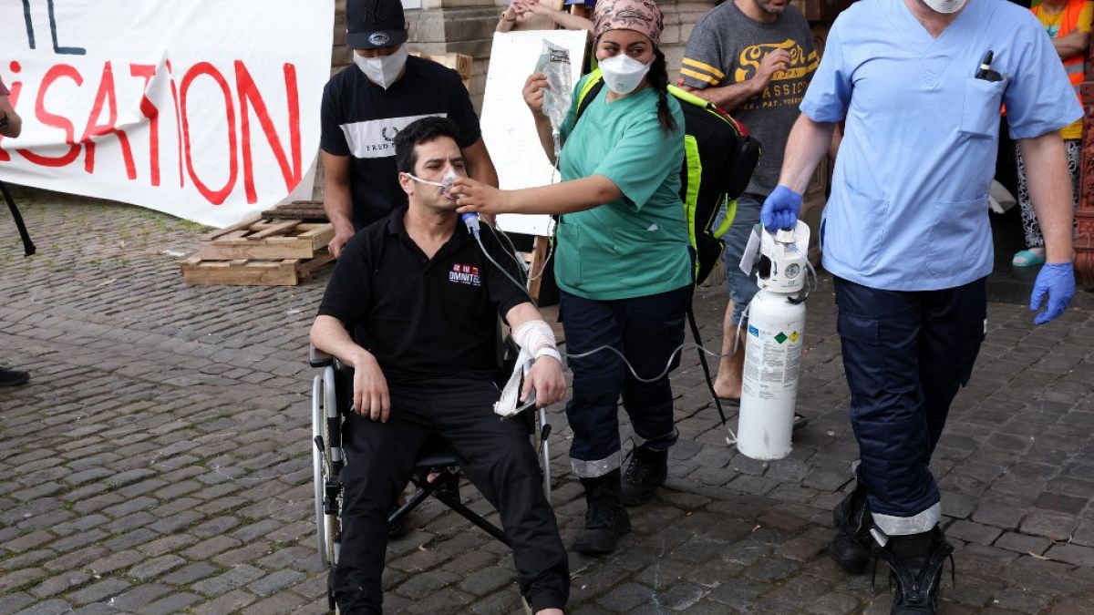 Felfüggesztették az éhségsztrájkot a brüsszeli migránsok