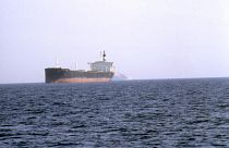 Hürmüz Boğazı'ndan geçen bir petrol tankeri (arşiv)