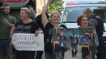 Los habitantes de Dieveniskes protestan contra el centro para inmigrantes, Lituania, 22/7/2021