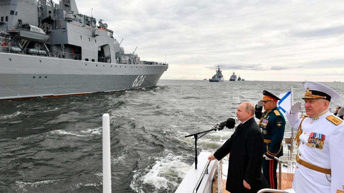 حضور ولادیمیر پوتین در رژه نیروی دریایی روسیه