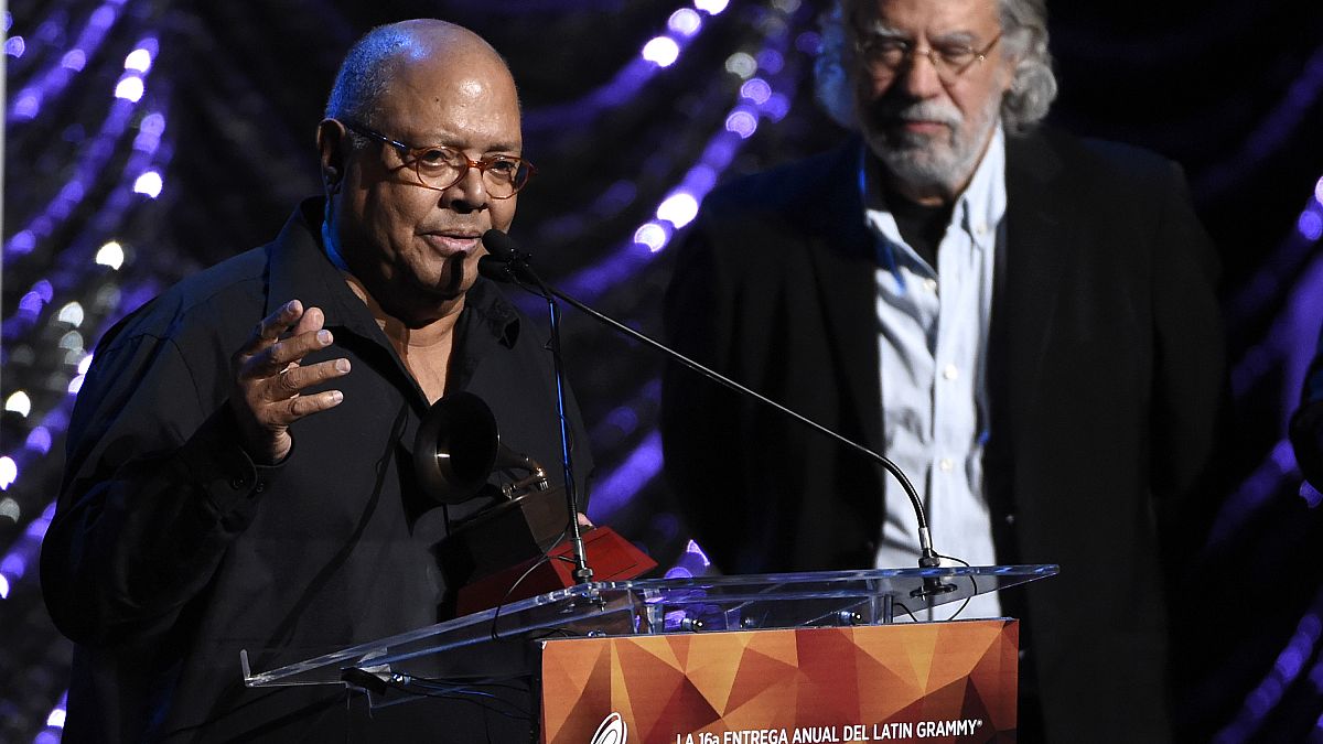Pablo Milanés recibe un Grammy Latino por toda su carrera artística  18/11/2015