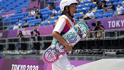 Die 13-jährige Momiji Nishiya hatte nach dem Skateboard-Street Wettbewerb gut lachen