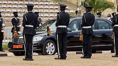 Ouganda : polémique autour de voitures offertes pendant la Covid-19