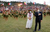 رقص بومیان پلی‌نزی در استقبال از امانوئل ماکرون