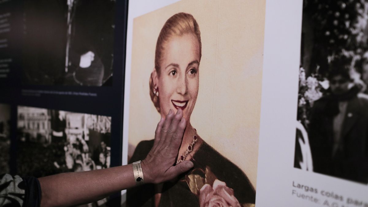 Argentina recuerda a Eva Perón en el aniversario de su muerte hace 69 años | Euronews