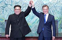 Kuzey Kore lideri Kim Jong-un ile Güney Kore Cumhurbaşkanı Moon Jae/ Nisan 2018