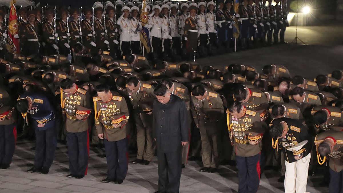 زعيم كوريا الشمالية كيم جونغ أون في مراسم احفالات يوم انتهاء الحرب بين الكوريتين