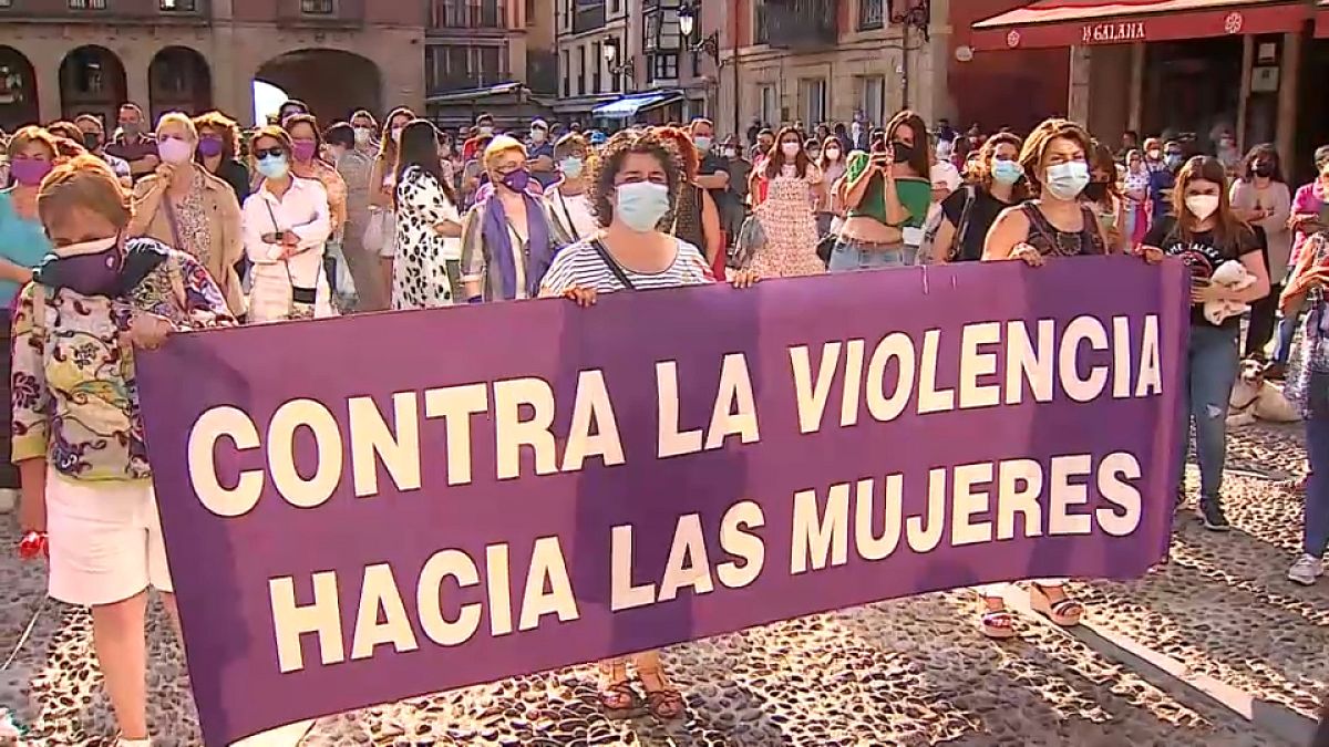 Manifestación contra la violencia sexual contra las mujeres en Gijón, Asturias