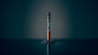 İngiltere ülkedeki sigara içme alışkanlığını azaltmak için yoğun bir çaba sarfediyor