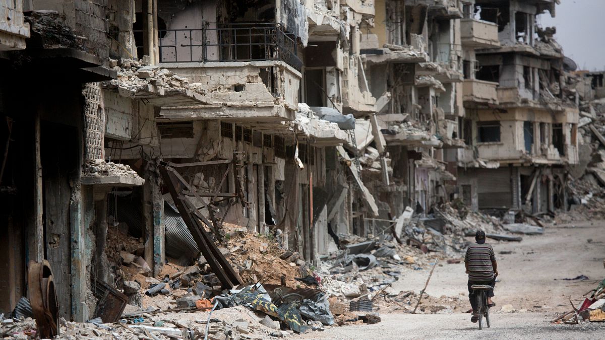 Suriye'de 10 yılı aşkın süredir devam eden iç savaştan geriye yıkılmış binlerce ev kaldı. Humus/Suriye