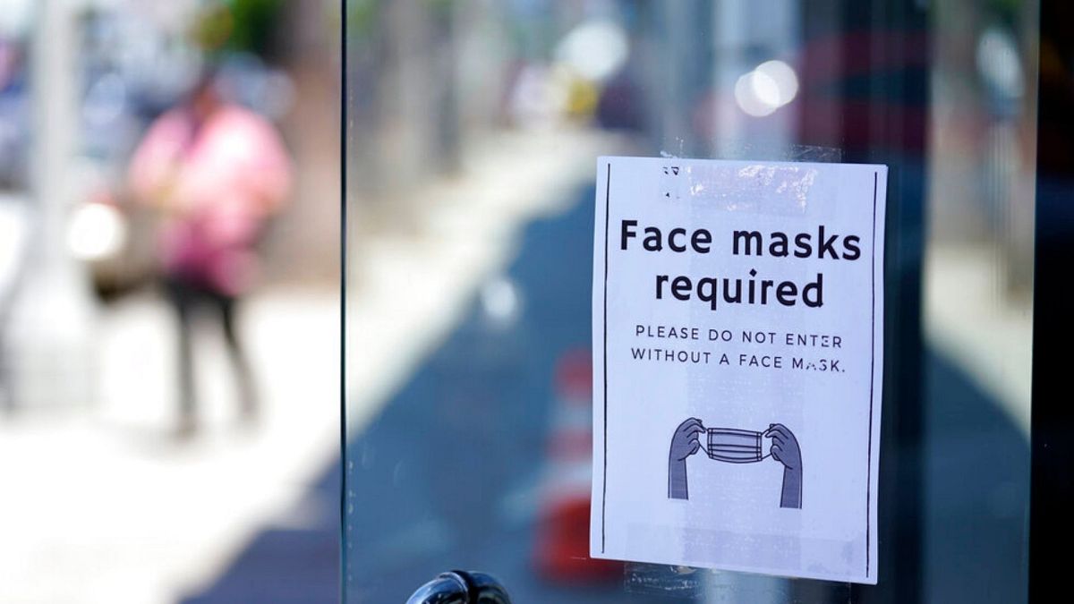 ماسک زدن در مکان‌های بسته 