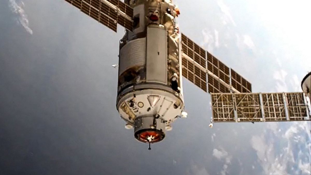 Die Internationale Raumstation ISS hat den Zwischenfall anscheinend unbeschadet überstanden. Weitere Checks stehen aber noch an