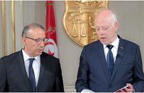 الرئيس التونسي قيس سعيّد يتحدث إلى رضا غرسلاوي المكلّف بتسيير وزارة الداخلية