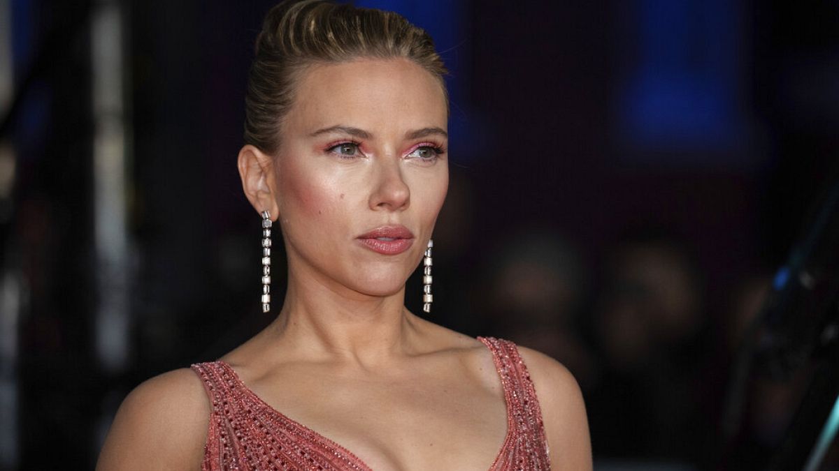 Η Scarlett Johansson στα βραβεία Bafta