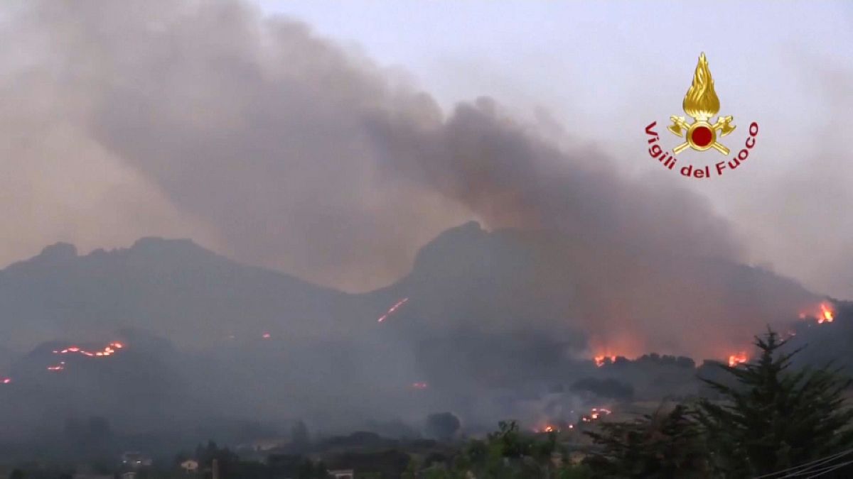 Пожары в Италии и в Турции