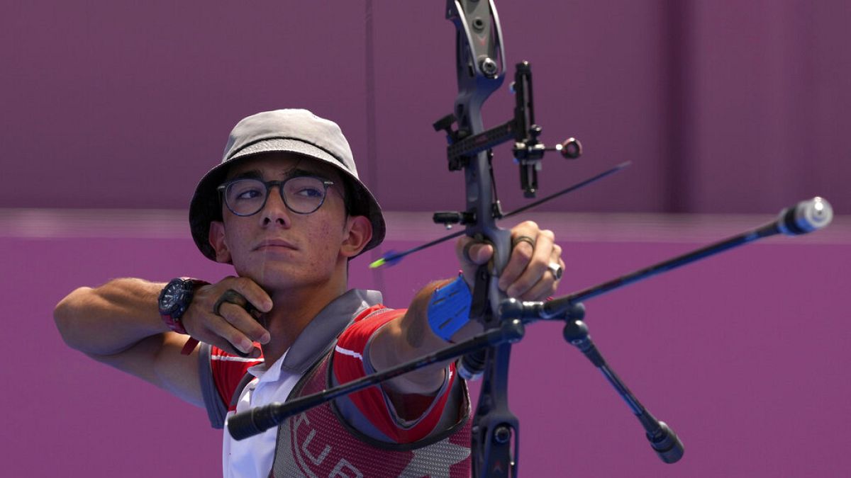 Türkiye Tokyo Olimpiyatlarında ilk altın madalyasını aldı: Milli okçu Mete Gazoz şampiyon oldu 