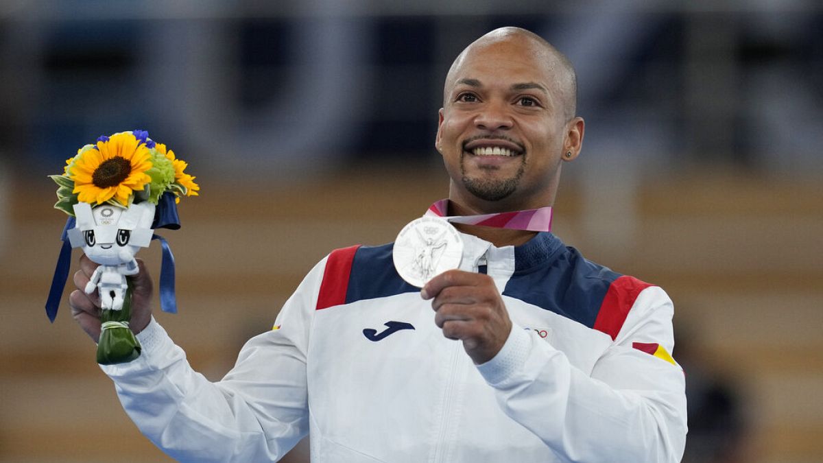 Ray Zapata gana la medalla de plata en suelo Tokio 2020