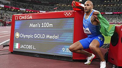Ο χρυσός Ολυμπιονίκης στα 100μ. Ιταλός Μάρσελ Τζέικομπς 