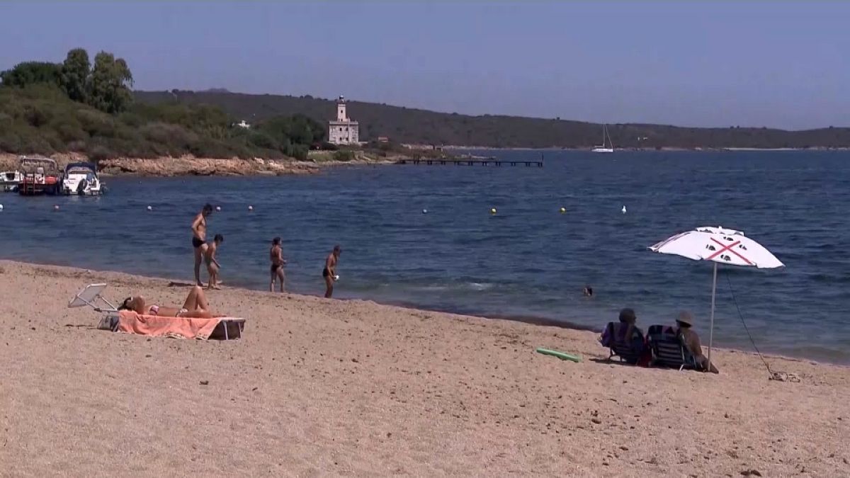 Sand und Muscheln als Andenken? Sardinien bittet Touristen zur Kasse