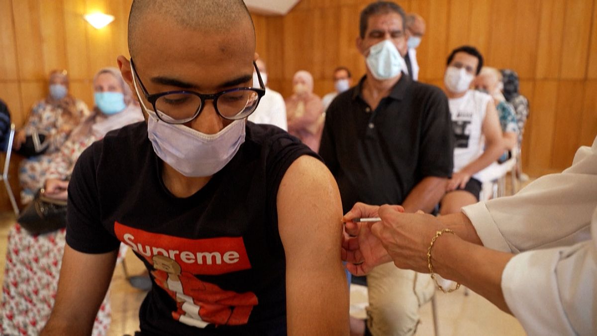 شاهد: تسارع وتيرة التطعيم ضد كورونا في تونس 