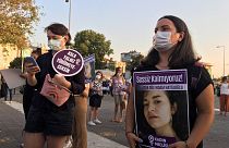 Kadınlar öldürülen Azra Gülendam Haytaoğlu için eylem düzenledi
