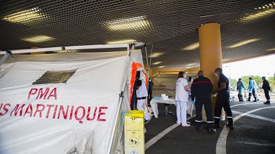 une tente de triage pour soigner les patients, au centre hospitalier universitaire (CHU) Pierre Zobda-Quitman de Fort-de-France