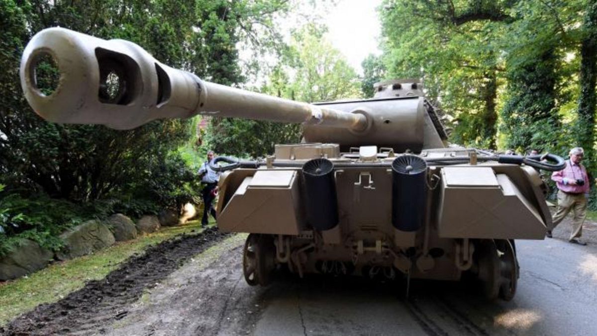 2. Dünya Savaşı'ndan kalma Almanya'ya ait tank