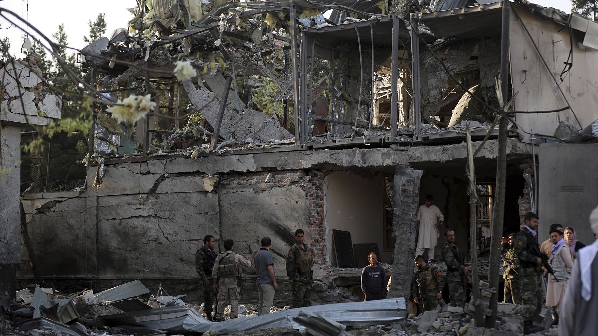 Разрушенный дом, на который напали талибы