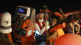 In der Türkei müssen Bewohnerinnen und Bewohner von Milas per Boot evakuiert werden