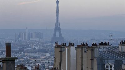 A French citizen has tried to sue the government for rising air pollution in Paris.