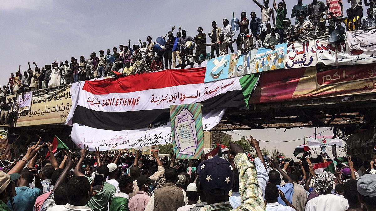 جانب من الاحتجاجات التي شهدها السودان قبل عامين والتي على إثرها تم إزاحة الرئيس عمر حسن البشير عن سدّة الرئاسة