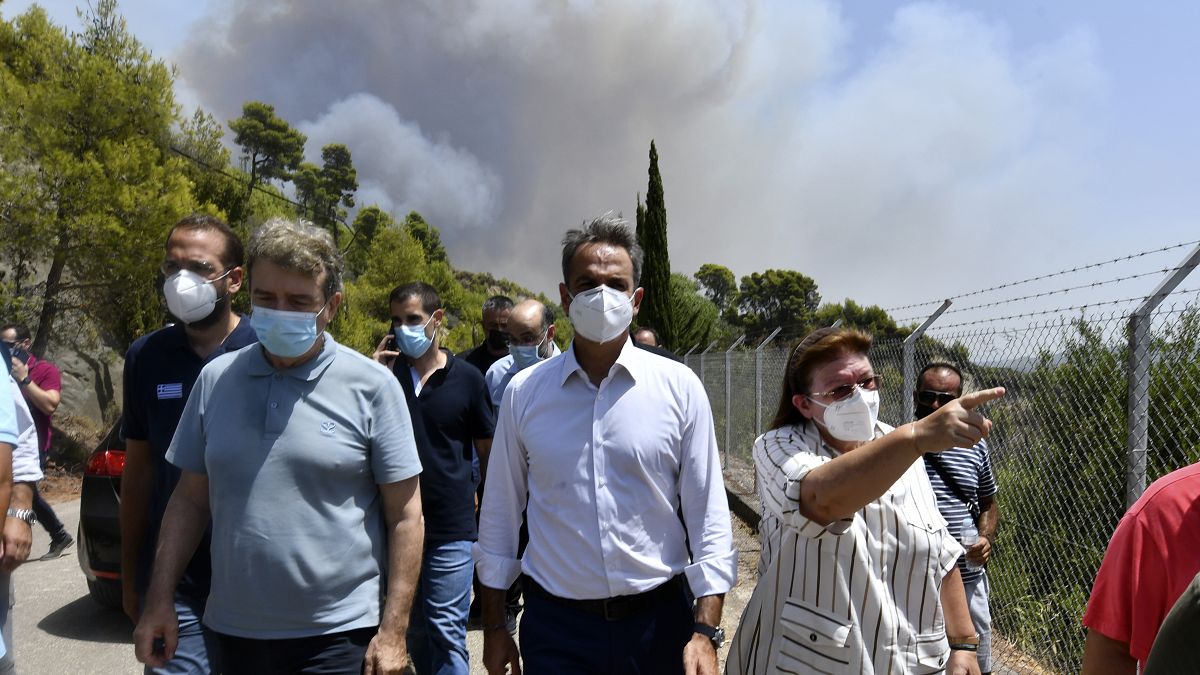 Incendios en Grecia: Olimpia amenazada por el fuego y Eubea en estado de emergencia