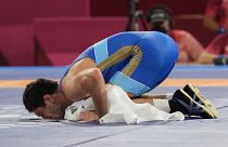 Заурбек Сидаков после победы в финальном поединке за "золото" ОИ-2020