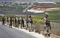 جنود من الجيش اللبناني ينتشرون على الجانب اللبناني من الحدود اللبنانية الإسرائيلية في قرية كفركلا الجنوبية، لبنان، مايو 2021