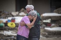 Otthonuk megsemmisülése után egy testvérpár a németországi Altenahrban