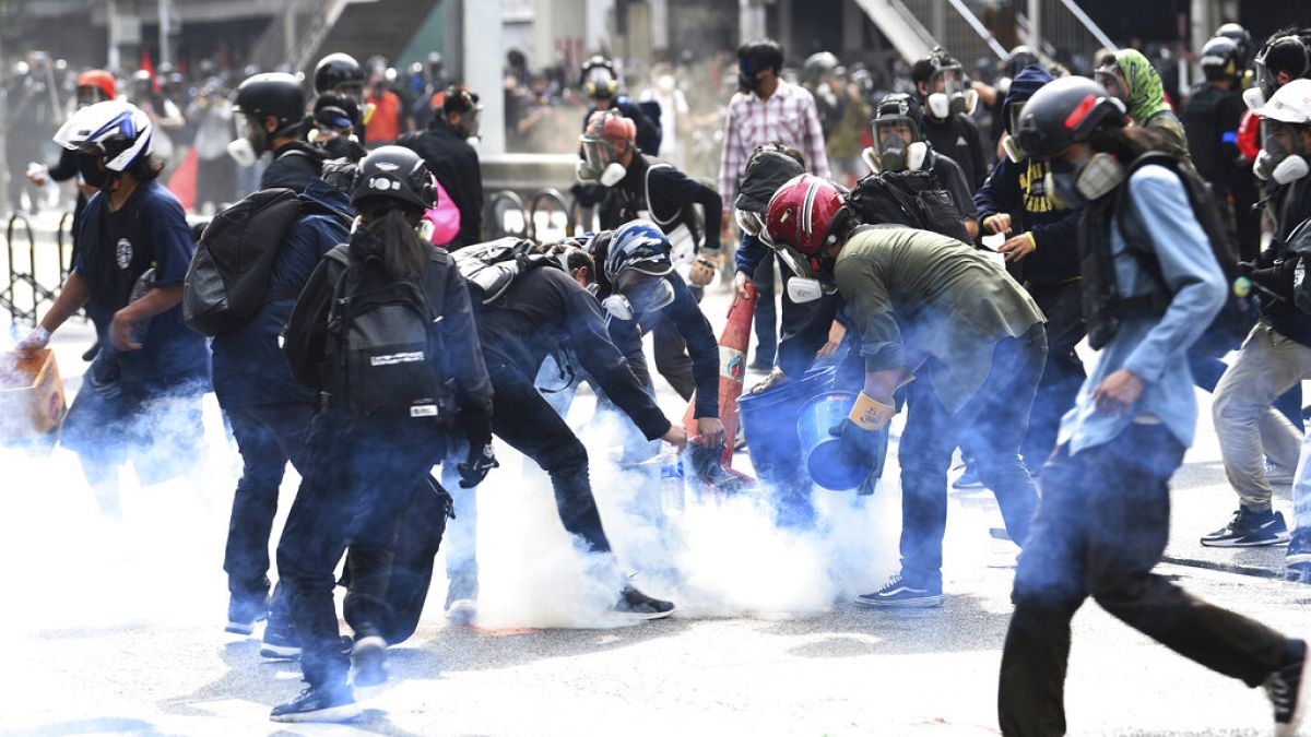 Összecsapások a kormányellenes tüntetésen Thaiföldön 