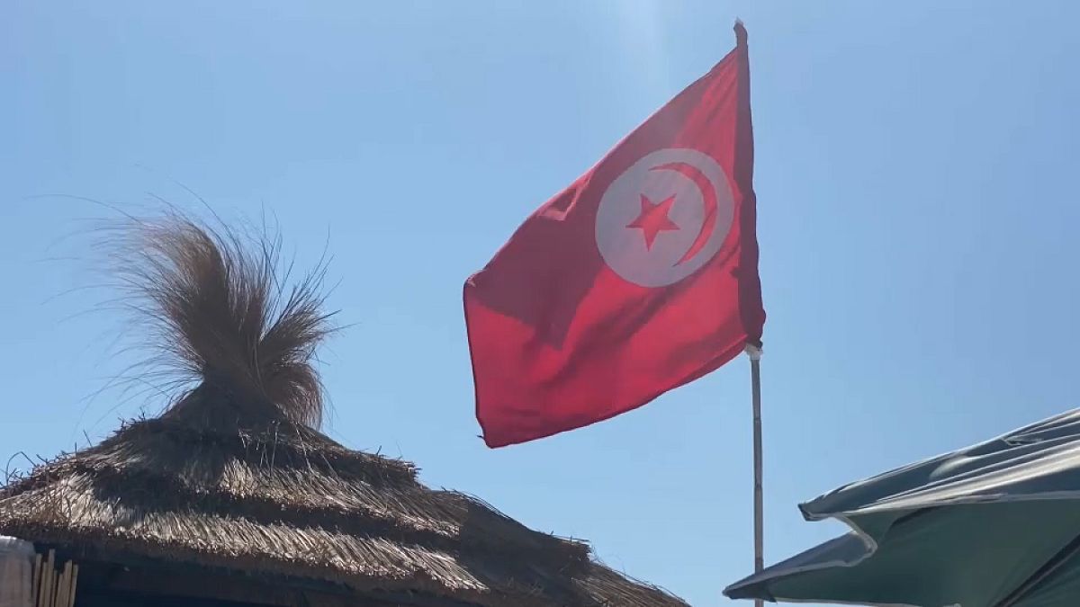 Тунис: бежать или остаться