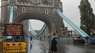 يربط الجسر، كغيره من جسور أخرى في العاصمة، بين الأجزاء الشمالية والجنوبية من لندن