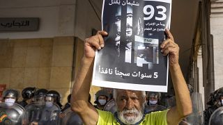 ينفذ الصحافي الذي عرف بافتتاحياته ذات النبرة النقدية، إضرابا عن الطعام منذ أكثر من ثلاثة أشهر احتجاجا على "ظلم فظيع" لحق به