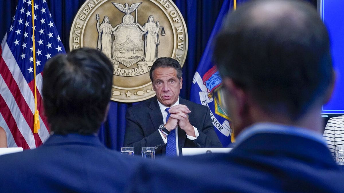 Громкая отставка губернатора Нью-Йорка 