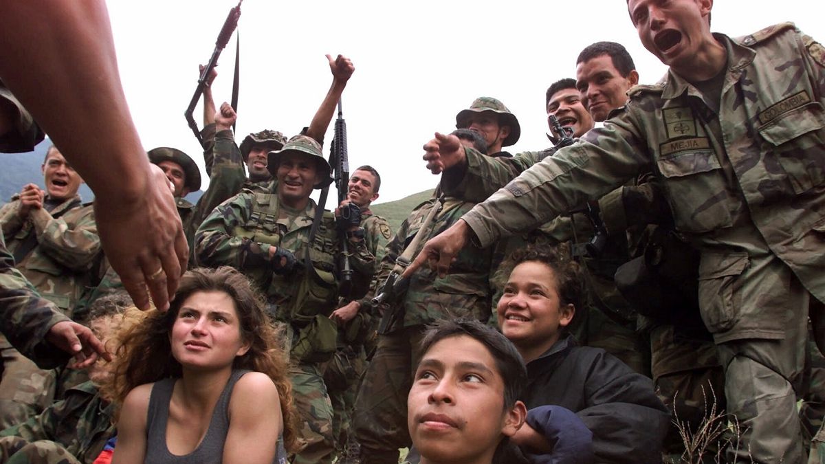 جنود أطفال جبال ولاية سانتاندير في شمال غرب كولومبيا.