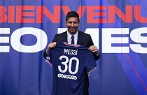 Leo Messi con la nuova maglia numero 30.
