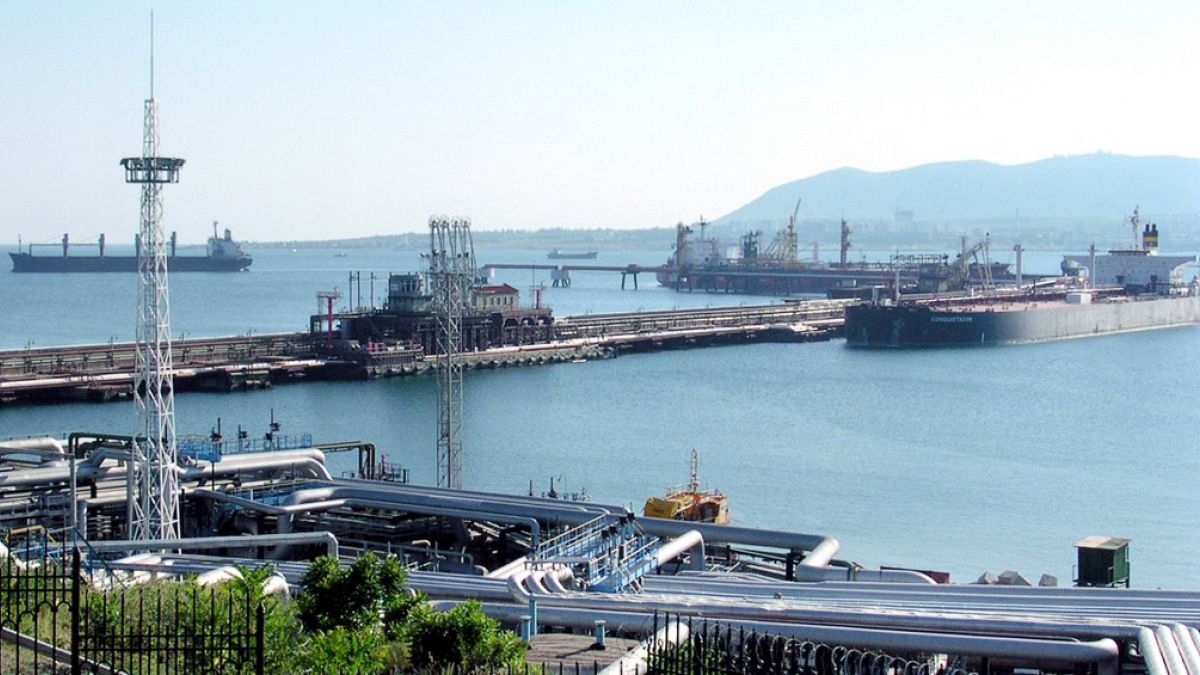 Schwarzes Meer: bis zu 80 Tonnen Rohöl verschmutzen Küste 