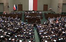 La loi controversée sur les médias n'a été votée que par la chambre basse du Parlement polonais, pour l'instant. 
