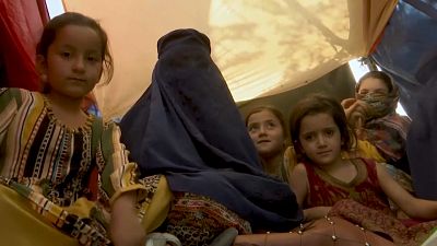El 80% de las personas que han huido de Afganistán desde mayo son mujeres y niños