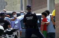 España comienza la deportación de 920 menores marroquíes en Ceuta y 50 se fugan