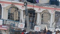 Das zerstörte Hotel "Petit Pas" in Les Cayes.