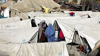 Aus anderen Landesteilen in Afghanistan geflüchtete Familien in Kabul