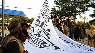 Taliban ziehen in Ghazni ihre Fahne auf