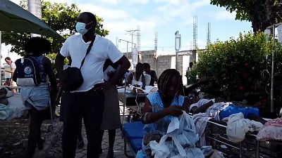 شمار جان‌باختگان زلزله هائیتی به ۱۳۰۰ نفر نزدیک شد